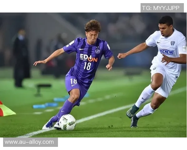 广岛三箭迎战磐石喜悦激情对决展现足球魅力与团队精神